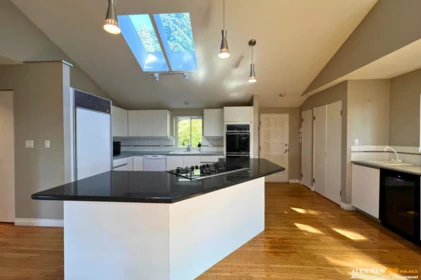 Breakfast Nook Photo of 4408 Woodpark Road, West Vancouver, BC