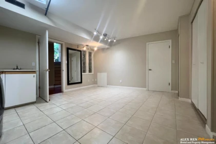 Entry Foyer Photo of 4408 Woodpark Road, West Vancouver, BC