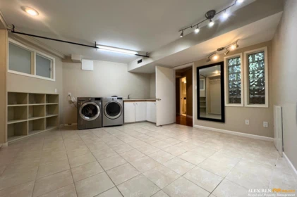 Mudroom Photo of 4408 Woodpark Road, West Vancouver, BC