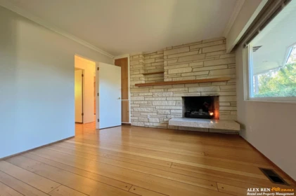 Walk-In Closet Photo of 4408 Woodpark Road, West Vancouver, BC