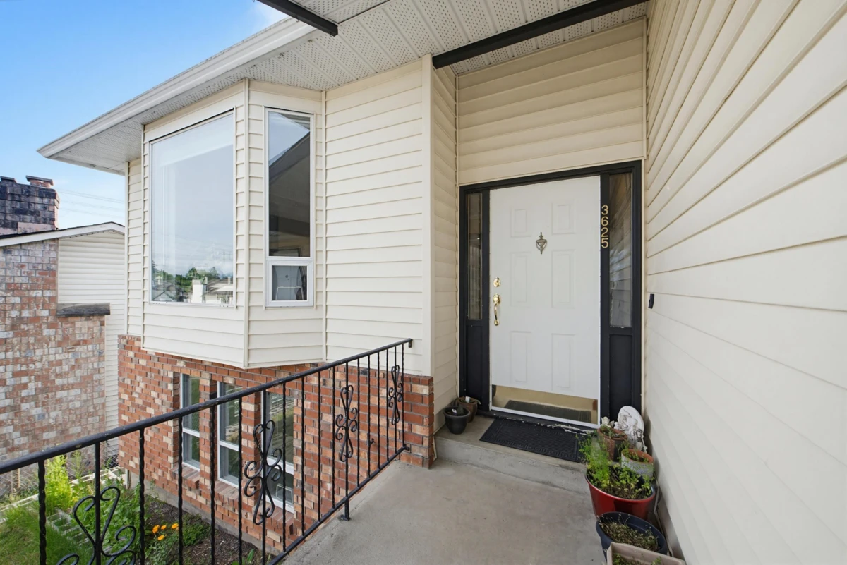 Family Room Photo of 3625 Nootka Street, Abbotsford, BC
