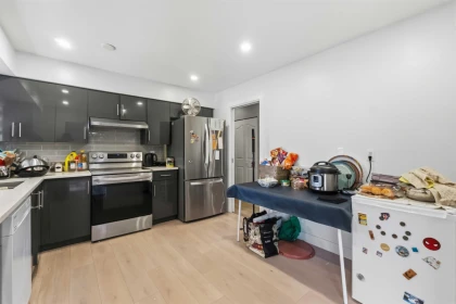 Kitchen Island Photo of 19536 118b Avenue, Pitt Meadows, BC
