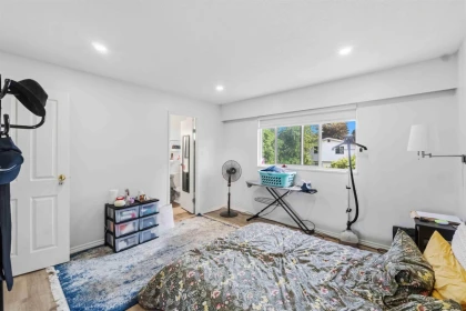 Powder Room Photo of 19536 118b Avenue, Pitt Meadows, BC