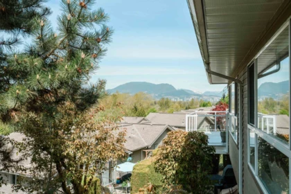 Garden / Landscaping Photo of 1119 Clerihue Road, Port Coquitlam, BC