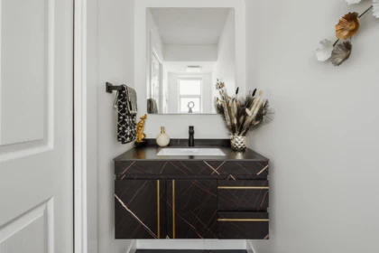 Guest Bathroom Photo of 1119 Clerihue Road, Port Coquitlam, BC