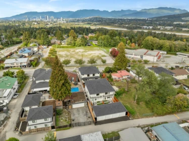 Fitness Center Photo Near 3 7750 Mayfield Street, Burnaby, BC