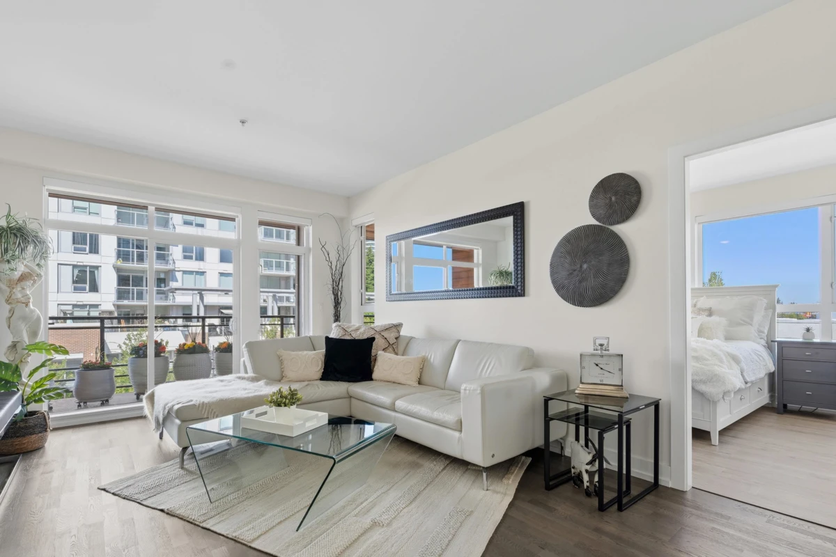 Family Room Photo of 310 1420 Johnston Road, White Rock, BC
