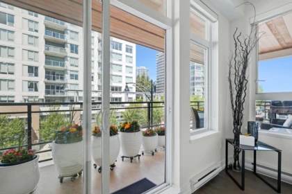 Entry Foyer Photo of 310 1420 Johnston Road, White Rock, BC