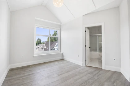 Hallway Photo of 918 163 Street, Surrey, BC