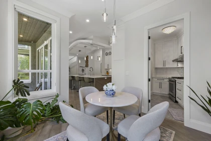 Kitchen Island Photo of 918 163 Street, Surrey, BC