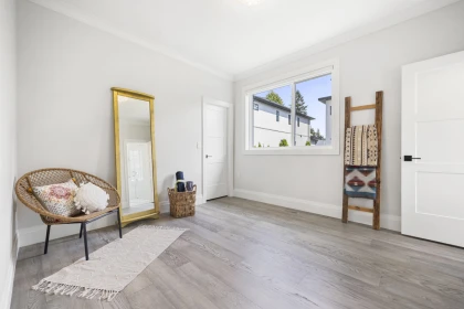 Mudroom Photo of 918 163 Street, Surrey, BC