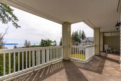Front Yard Photo of 9 5110 Alderfeild Place, West Vancouver, BC