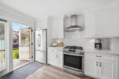 4560 Pender Street, Burnaby, BC, Burnaby — Single Family Residence for sale