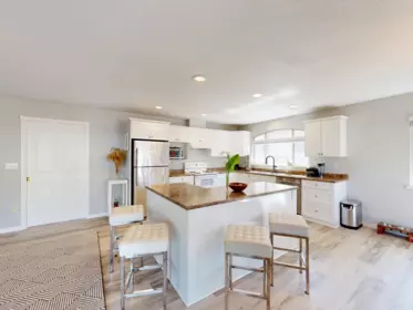 Kitchen Island Photo of 3311 Rakanna Place, Coquitlam, BC