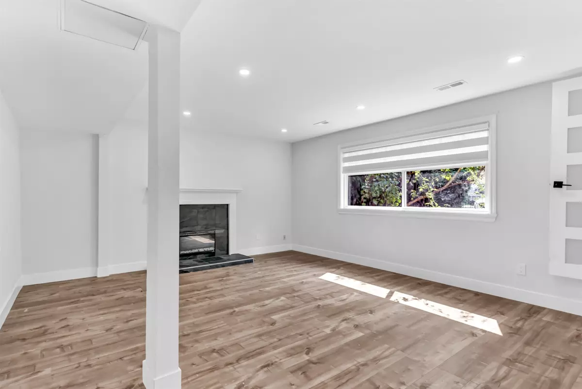 Dining Area Photo of 20431 40B AVENUE, Langley BC V3A 5M4