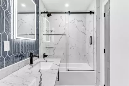 Guest Bathroom Photo of 20431 40B AVENUE, Langley BC V3A 5M4