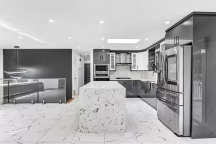 Kitchen Island Photo of 20431 40B AVENUE, Langley BC V3A 5M4