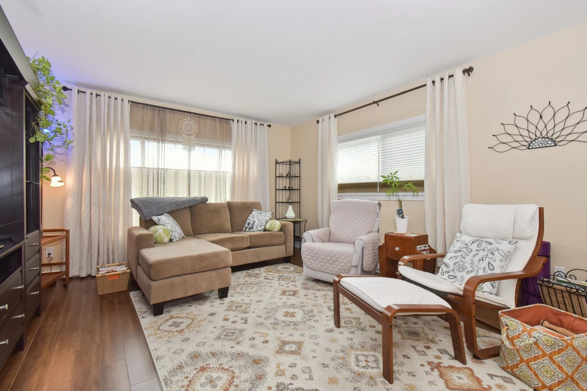 Dining Area Photo of 47 15875 20th Avenue, Surrey, BC