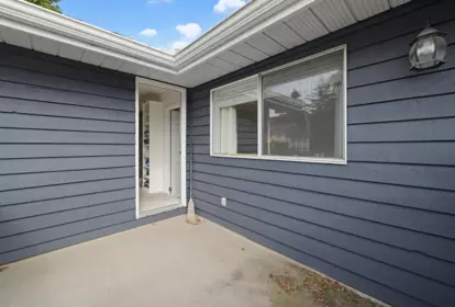 Hallway Photo of 2322 Hampshire Place, Abbotsford, BC