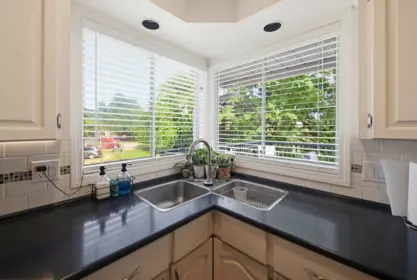 Kitchen Photo of 2322 Hampshire Place, Abbotsford, BC