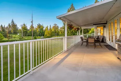 Breakfast Nook Photo of 21980 100 Avenue, Langley, BC