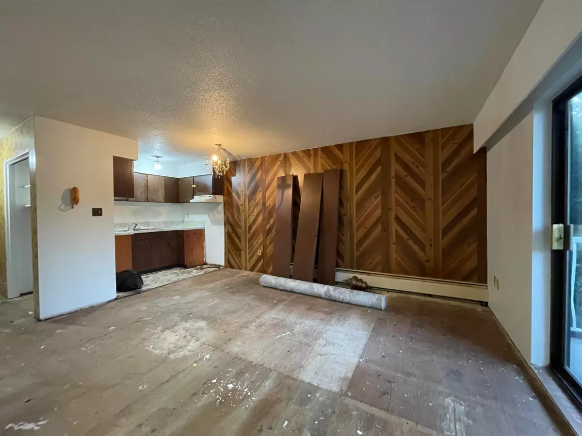 Dining Area Photo of 101 5127 Irving Street, Burnaby, BC