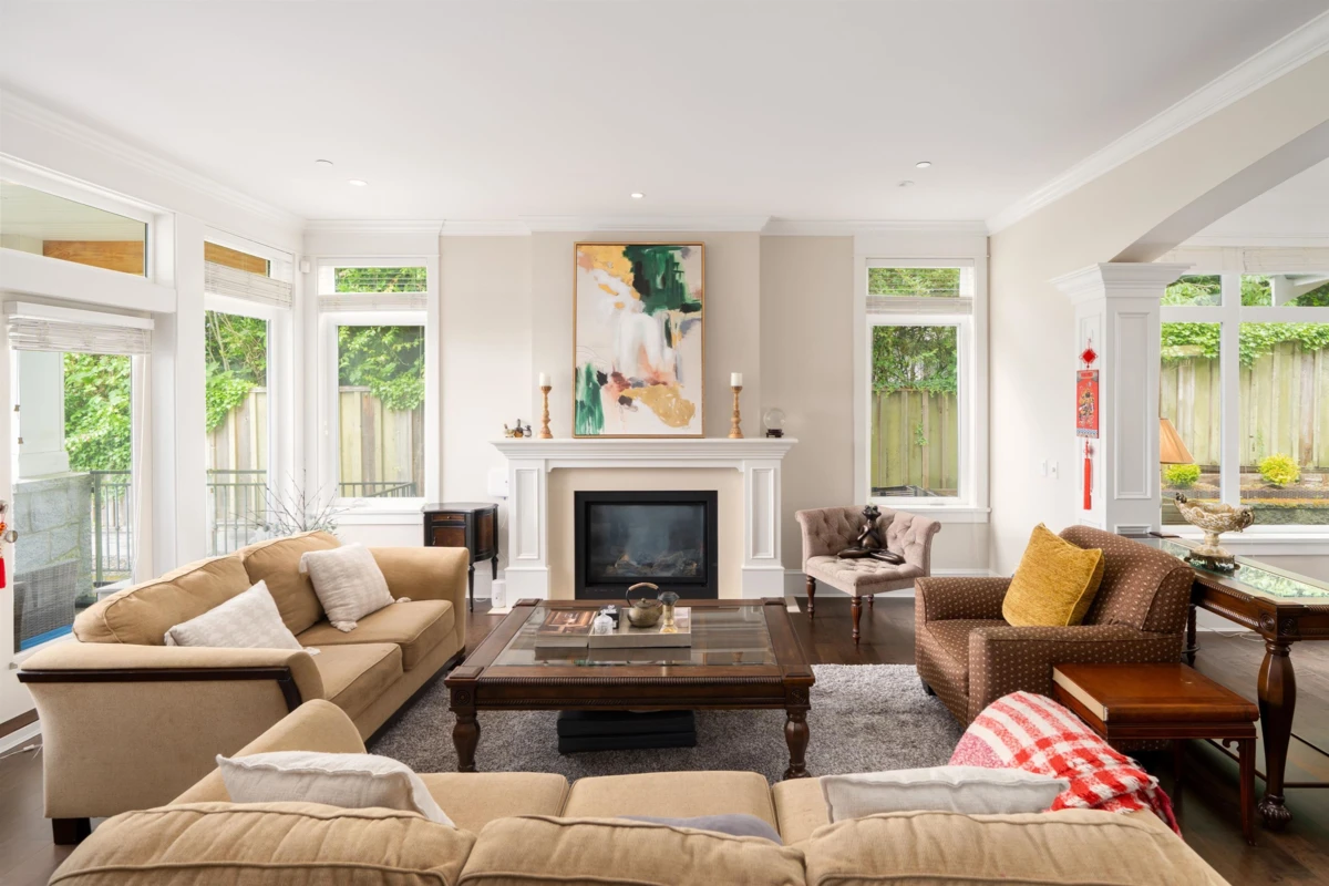 Dining Area Photo of 1479 Mathers Avenue, West Vancouver, BC