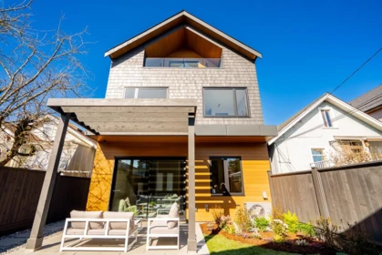 2 372 E 37th Avenue, Vancouver, BC, Vancouver — Half Duplex for sale