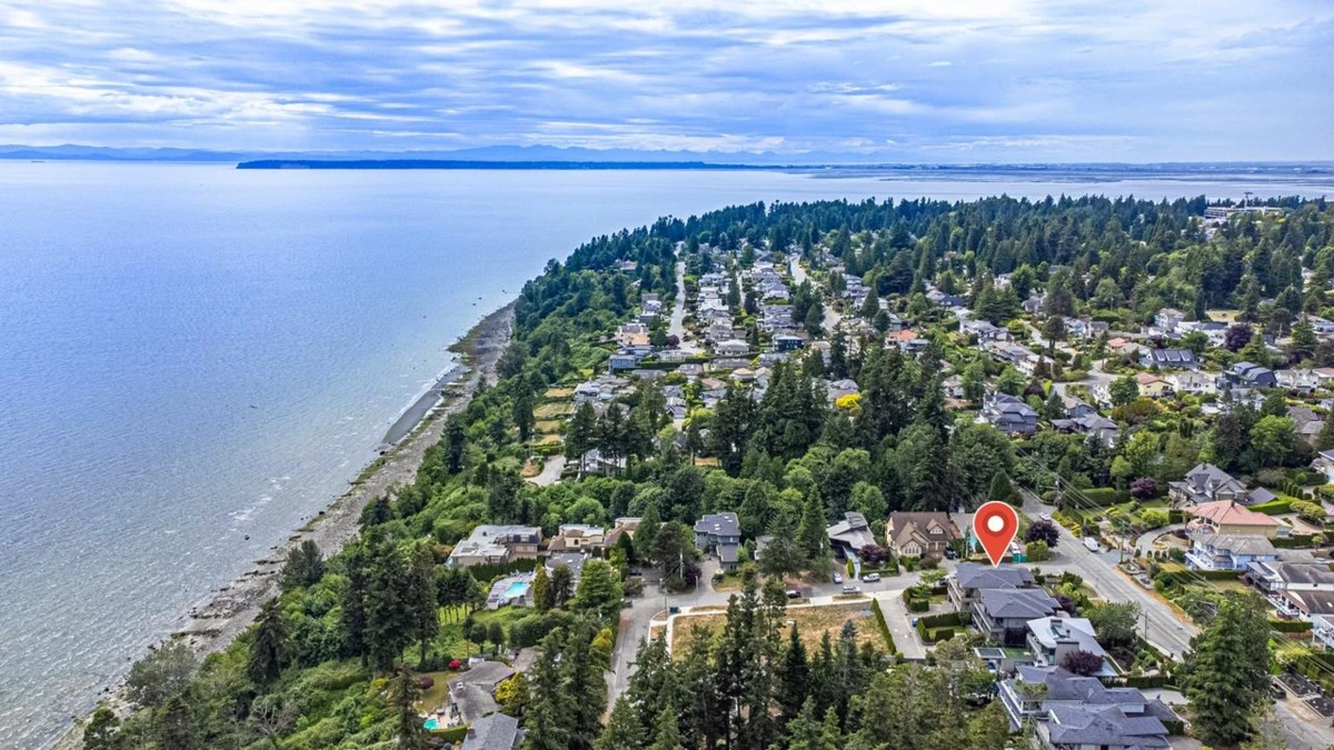 Living Room Photo of 13372 Marine Drive, Surrey, BC