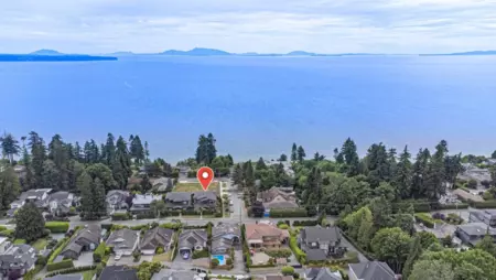 13372 Marine Drive, Surrey, BC, Surrey — Single Family Residence for sale