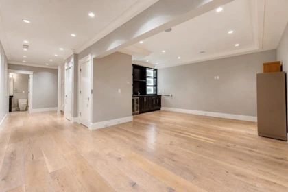 Hot Tub / Spa Photo of 13372 Marine Drive, Surrey, BC
