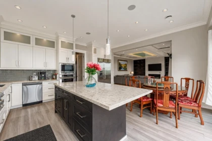 Loft / Bonus Room Photo of 13372 Marine Drive, Surrey, BC