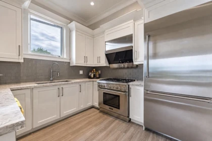 Mudroom Photo of 13372 Marine Drive, Surrey, BC