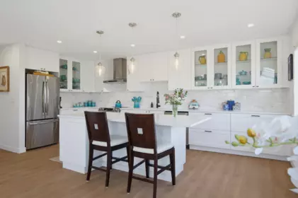 Kitchen Island Photo of 303 1441 Blackwood Street, White Rock, BC
