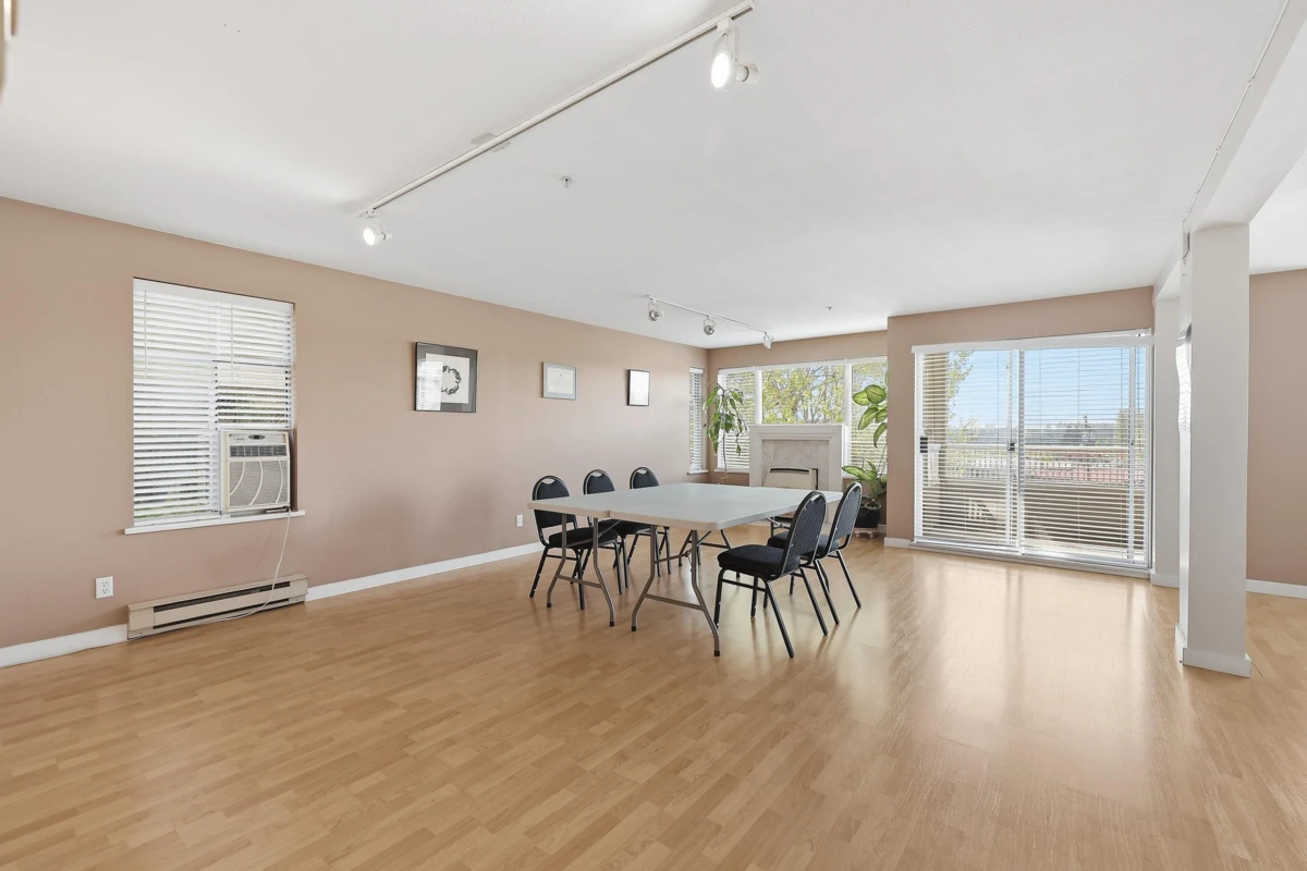 Dining Area Photo of 101 33344 2nd Avenue, Mission, BC