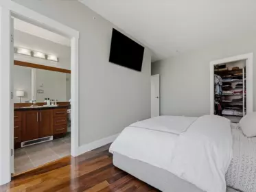 Laundry Room Photo of 3301 1189 Melville Street, Vancouver, BC