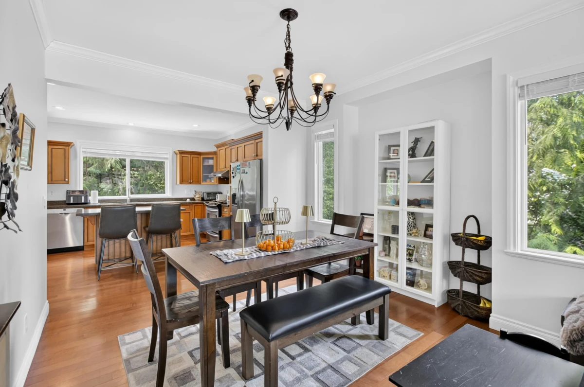 Dining Area Photo of 4330 Blauson Boulevard, Abbotsford, BC