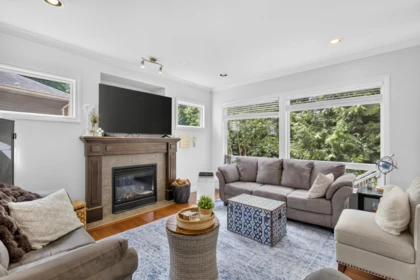 Breakfast Nook Photo of 4330 Blauson Boulevard, Abbotsford, BC