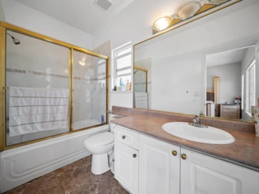 Guest Bathroom Photo of 31431 Legacy Court, Abbotsford, BC