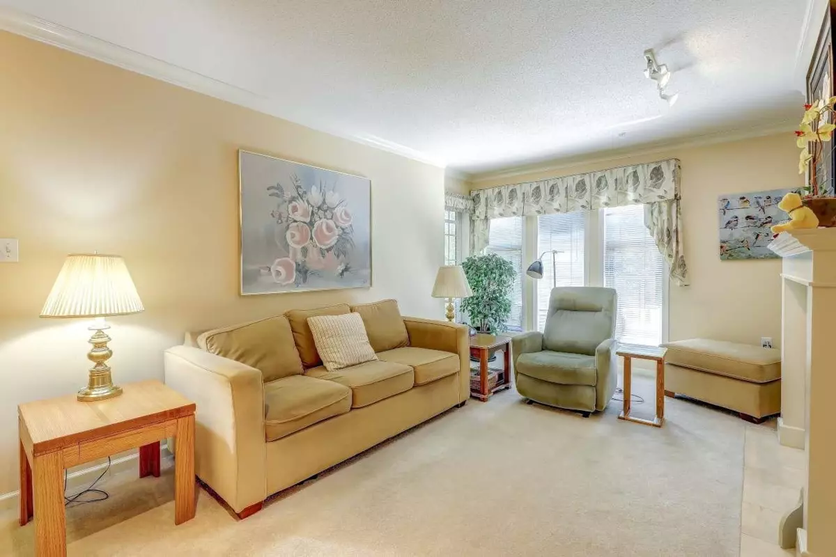 Dining Area Photo of 308 1929 154 Street, Surrey, BC