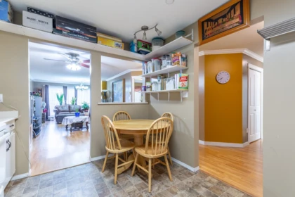 Breakfast Nook Photo of 302 33280 E Bourquin Crescent, Abbotsford, BC