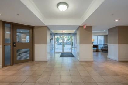 302 33280 E Bourquin Crescent, Abbotsford, BC, Abbotsford — Apartment/Condo for sale