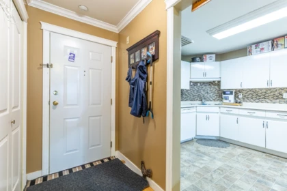 Kitchen Photo of 302 33280 E Bourquin Crescent, Abbotsford, BC