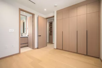 Guest Bathroom Photo of 1 1448 E 30th Avenue, Vancouver, BC
