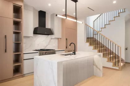Kitchen Photo of 1 1448 E 30th Avenue, Vancouver, BC