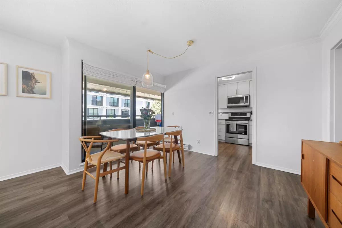 Dining Area Photo of 3 2118 Eastern Avenue, North Vancouver, BC