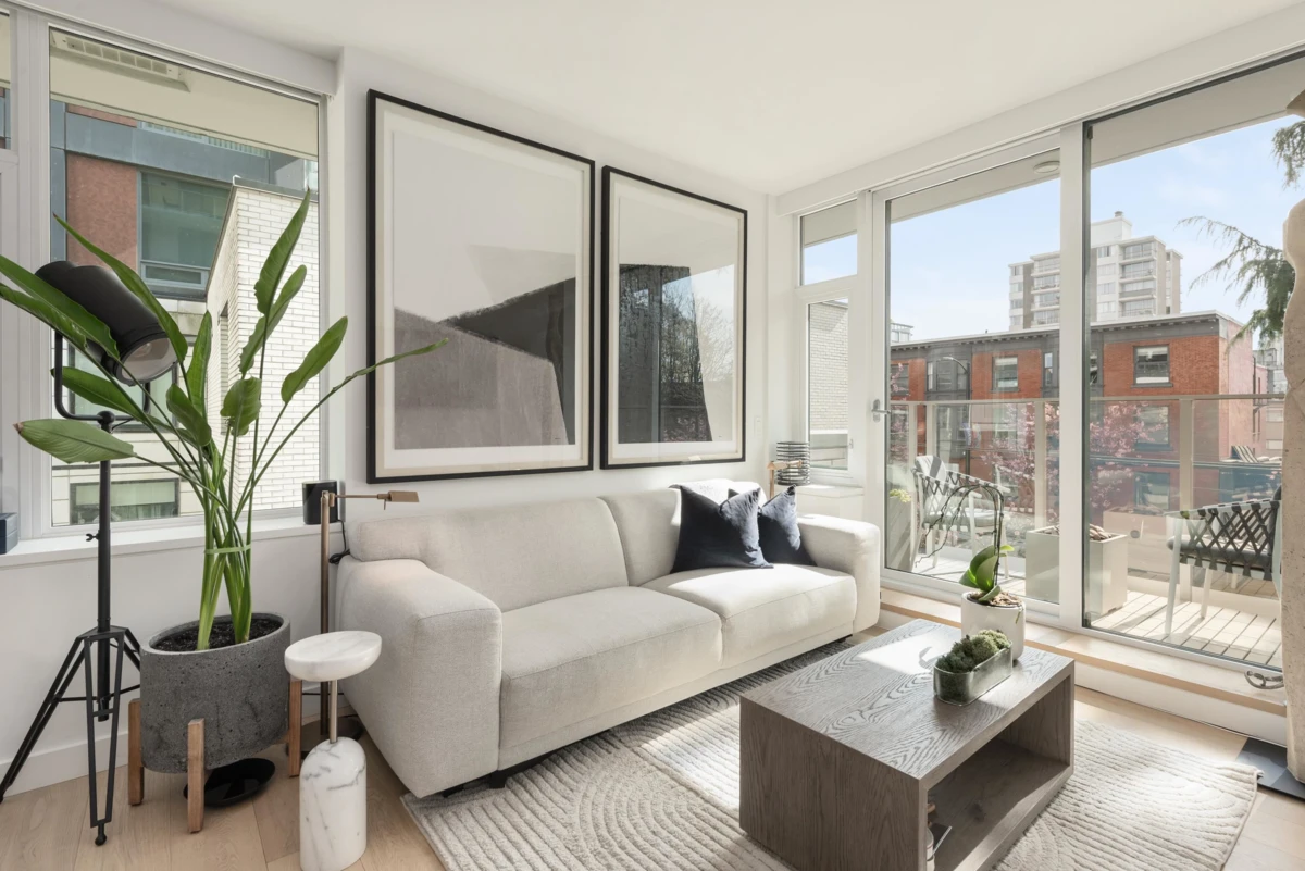 Living Room Photo of 403 1365 Davie Street, Vancouver, BC