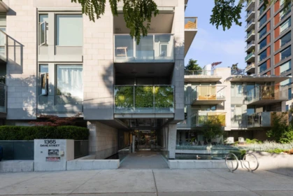 Entry Foyer Photo of 403 1365 Davie Street, Vancouver, BC