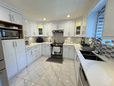 Kitchen Island Photo of 6340 125a Street, Surrey, BC