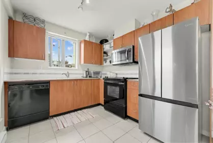 Kitchen Photo of 1604 850 Royal Avenue, New Westminster, BC
